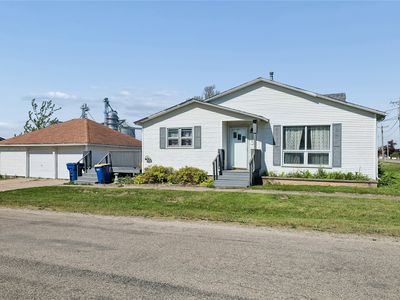 202 2nd Ave