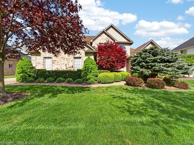 Property at 26974 Debiasi Dr, Brownstown, MI