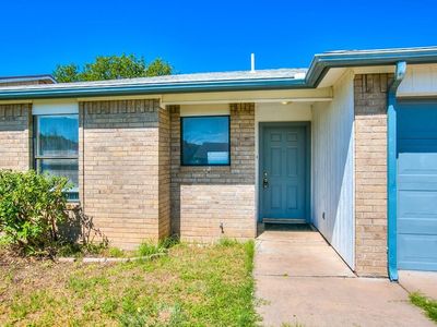 1821 La Mesa Ln