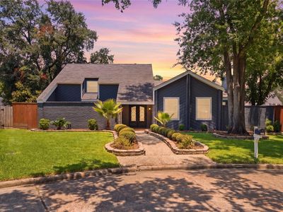 703 Queensmill Ct
