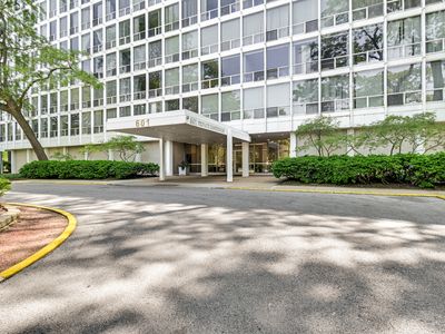 601 E 32nd St APT 403
