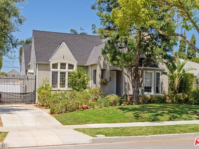 157 N Poinsettia Pl