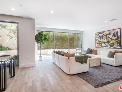 728 N Sweetzer Ave APT 109