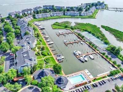 214 Oyster Cove Dr