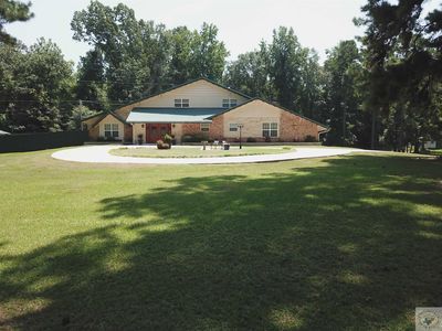 220 Caddo Dr