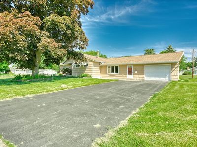200 Rosecroft Dr