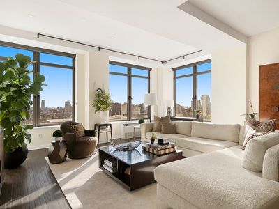 252 7th Ave APT 17B