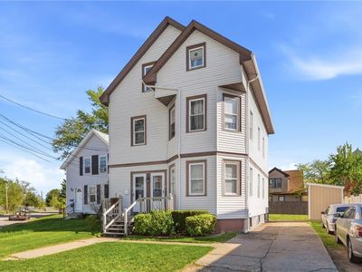 10 Molter St