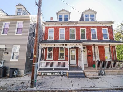 546 Smith St