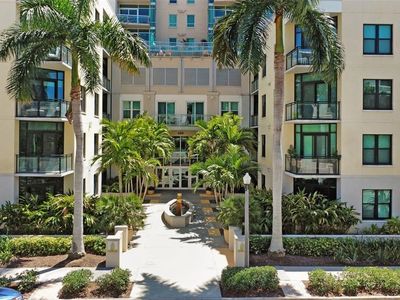 400 4th Ave S APT 301