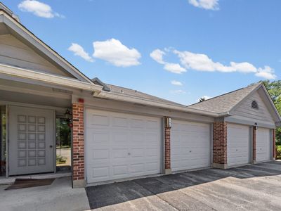 196 Grove Ave Unit B