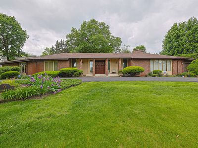 9 Camelot Dr
