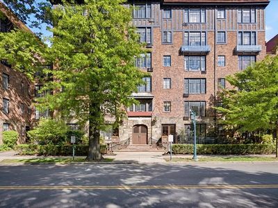 20 Continental Ave APT 1K