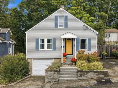 28 Eastman Ave