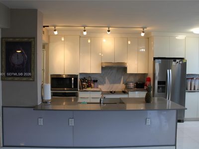 4200 Hillcrest Dr APT 820