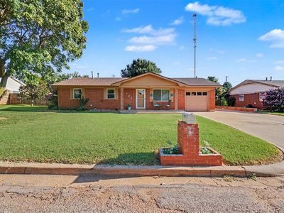 105 W Maple St