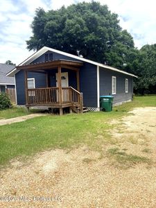 105 McKinnon St