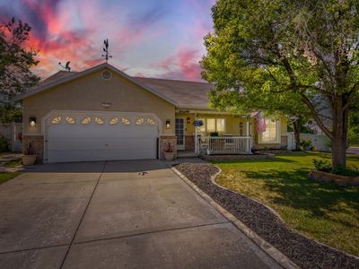 3224 S Hinton Ct