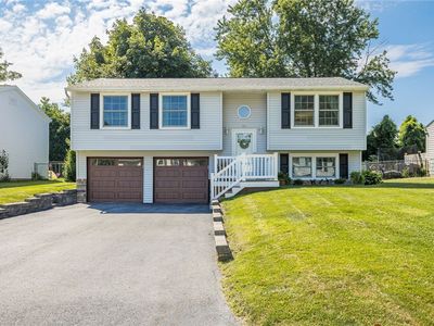 10 Coachlight Cir