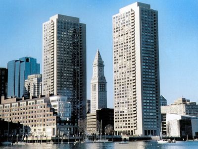 85 E India Row APT 15E