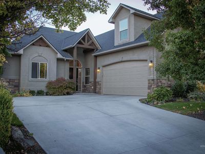 829 W Mountain Ash Loop