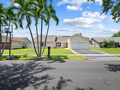 8311 NW 51st Ct