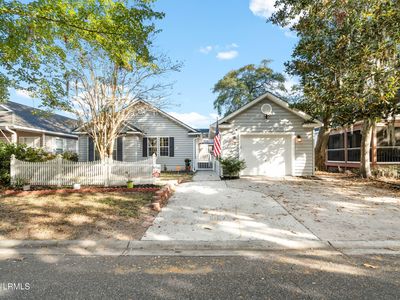 21 Caswell Ave