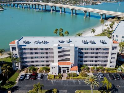 5901 Bahia Del Mar Cir APT 521