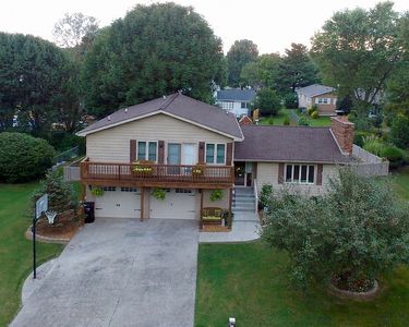 5 Cherry Tree Pl