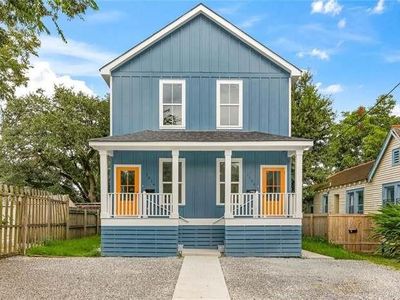 1024-26 Tricou St