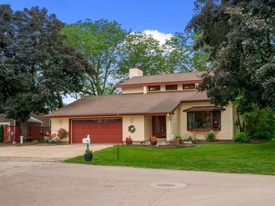 1301 La Crescent PLACE