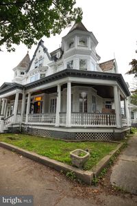 66 Bank St