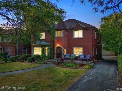 2434 Oakman Blvd