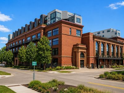 600 Broadway Ave NW APT 317