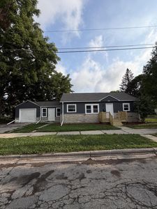 4135 W Lancaster AVENUE