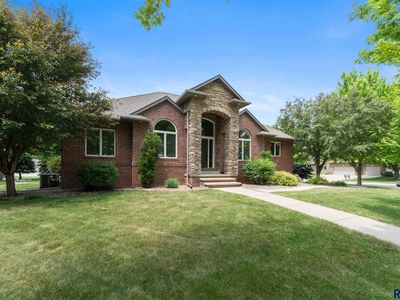 6205 S Pinehurst Ct