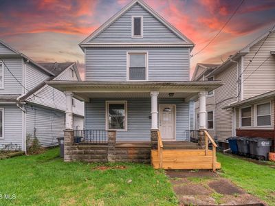 822 Delence St