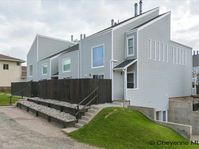 114 Brookfield Ct APT 8