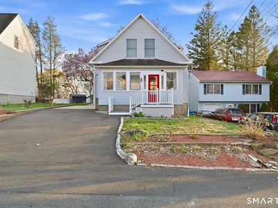28 Golec Avenue