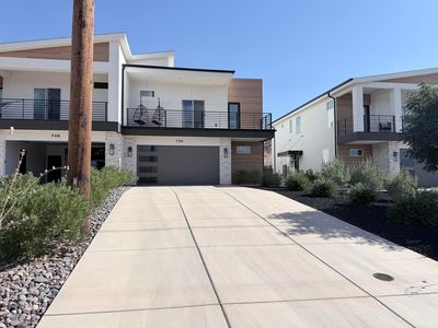 738 E Desert Cactus Dr #104