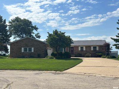 230 Twin Oaks Dr