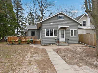 827 99th Ave W