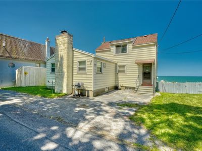 374 Lake Rd