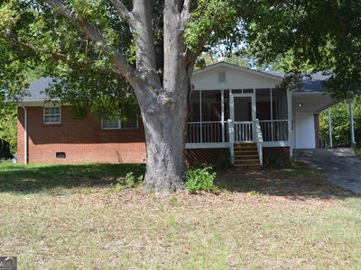 3557 Kenneth Dr