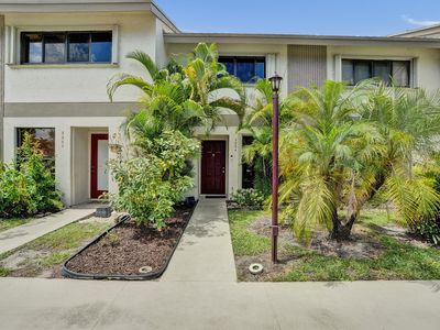 3028 S Oakland Forest Drive #3204