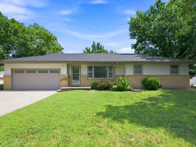 102 S Westview Rd