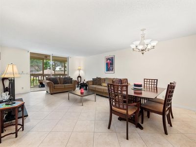 1001 NE 14th Ave APT 207