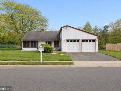 37 Pinewood Ln
