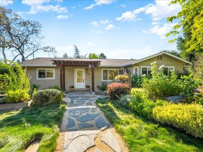 161 Russell Loop