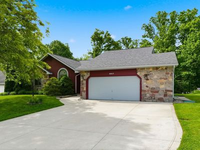 8917 Stockbridge Pl